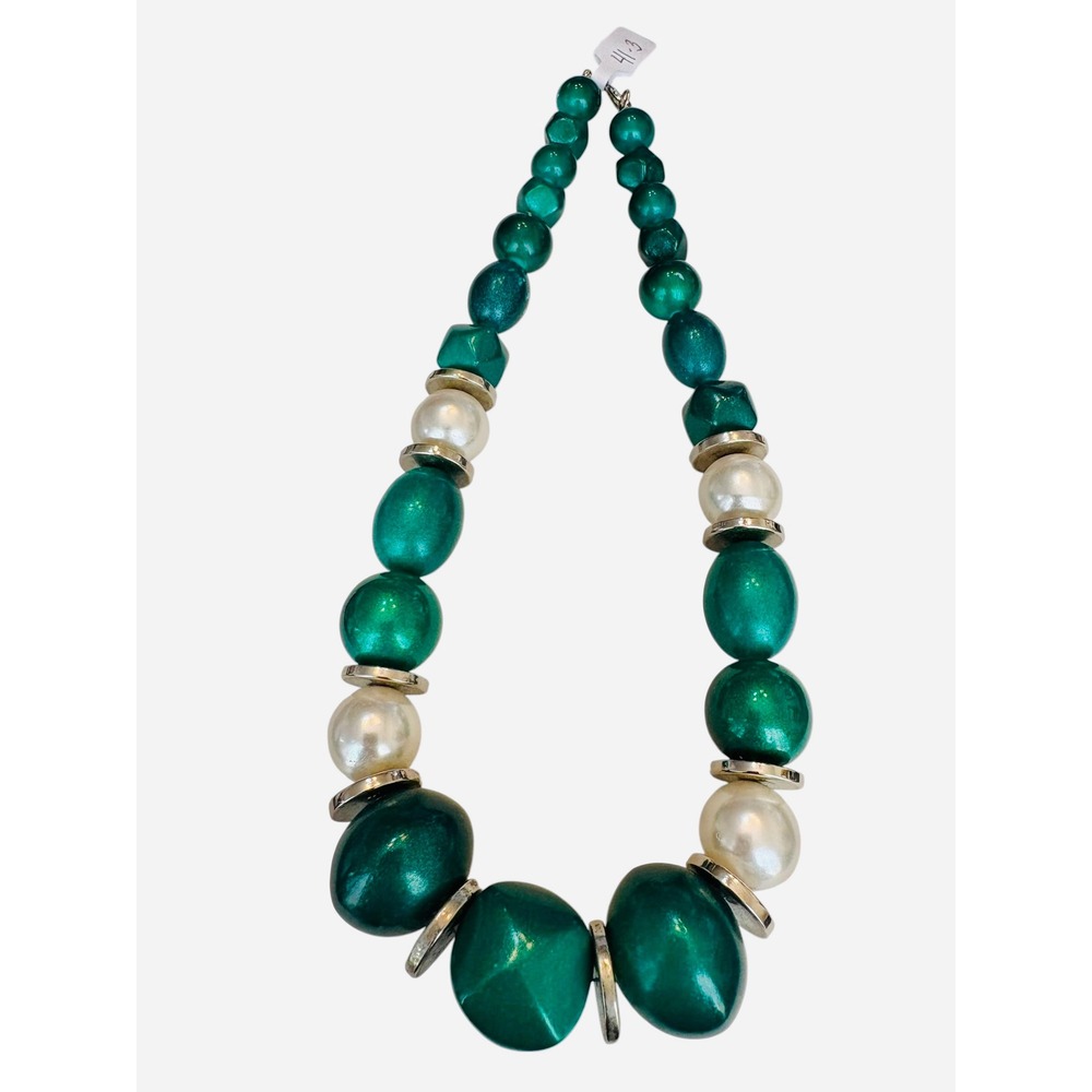 Vintage Emerald Green Cream Chunky‎ Bead Necklace Silver Tone Spacers 17 Inch